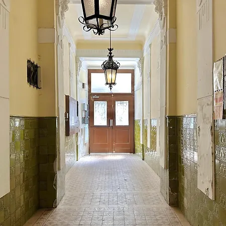 Apartman Secret Vaults